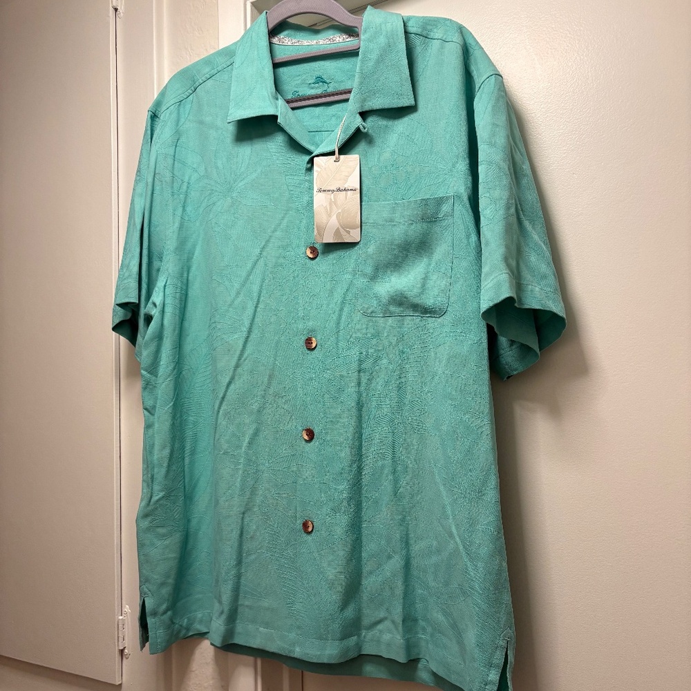 NWT Tommy Bahama silk shirt - size medium